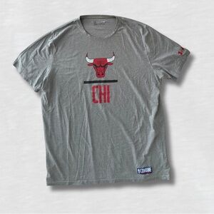 Under Armour Gray Bulls Short Sleeve Tee